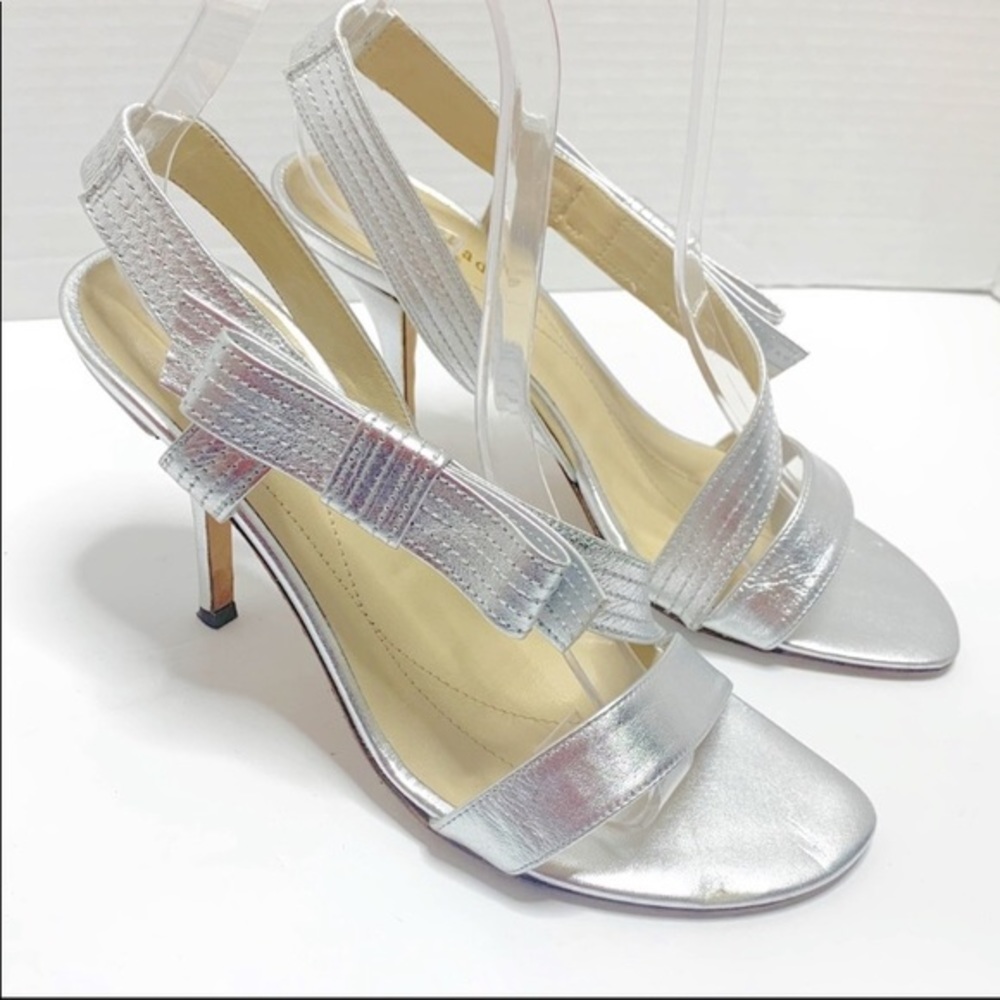 KATE SPADE METALLIC SILVER BOW STRAPPY HEELS SZ 7